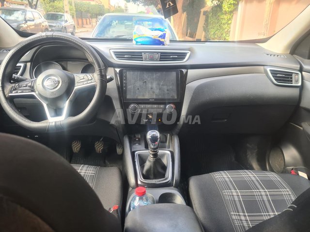 نيسان قاشقاي للبيع