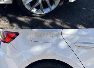 سيارة سيات ليون ديزل يدوية 2016 في وجدة