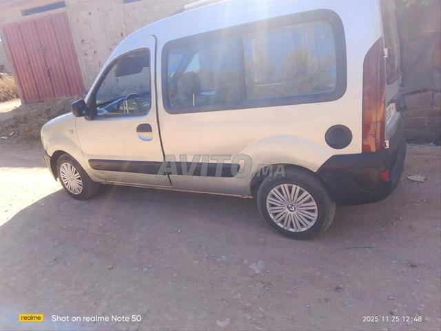 Voiture de type Kangoo à vendre en bon état - 2