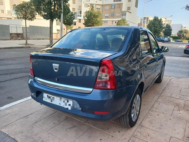 داسيا 2011 إيسونس عامرة