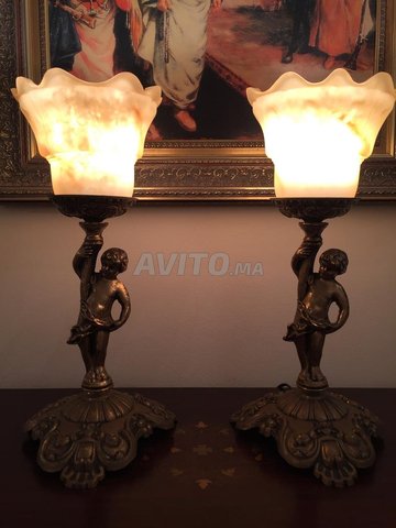 مصابيح عتيقة من النحاس