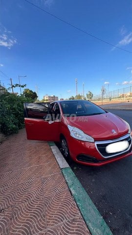 Peugeot 208 Essence Manuelle 2017 à Marrakech