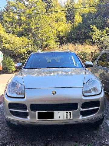 بورش كايين بنزين أوتوماتيكية 2006 في الدروة