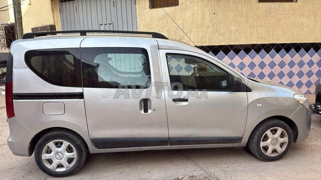 داسيا دوكير كسابية