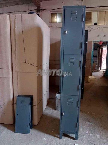 Rayonnage / armoire / vestiaire / clapet