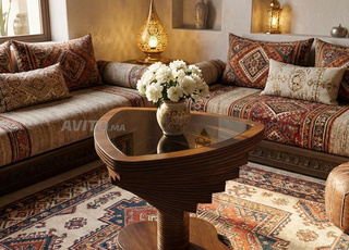 Petite table salon marocain ou bureau moderne