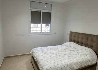 Appartement meublé à louer à la journée à El Moujahidine