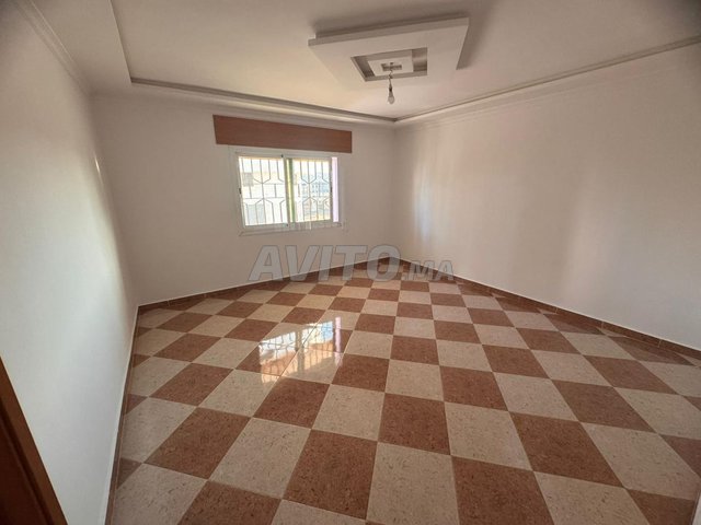 Appartement avec balcon pour employés du secteur public et privé, couples