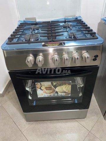 Cuisinière neuve dernier modèle Jiclair Inox épais