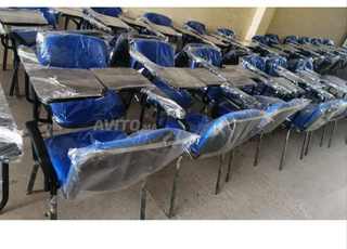 Chaise ISO avec écritoire