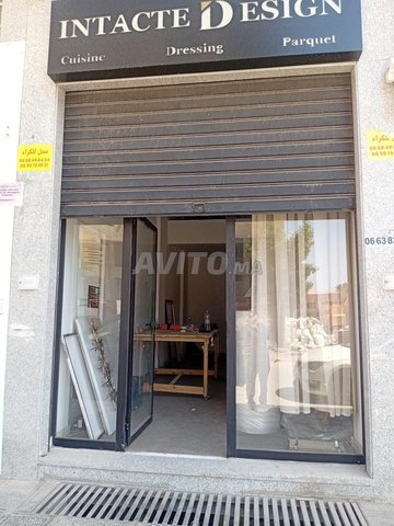 Propriétaire loue un magasin à usage commercial.