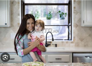 عاملة منزل و مربية و الطبخ