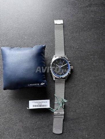 ساعة لاكوست