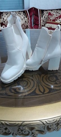 أحذية كالجديدة