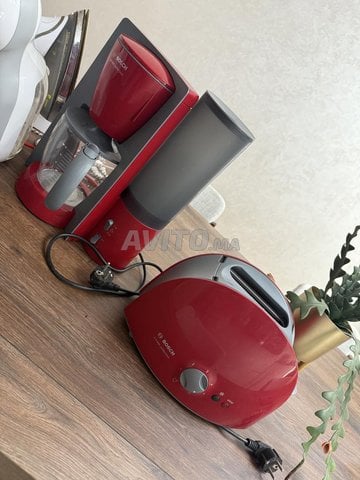 ماكينة قهوة مع محمصة خبز بوش