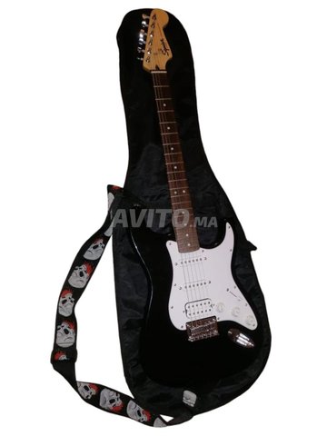 Squier Stratocaster by Fender إندونيسيا 2021