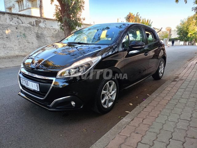 بيجو 208 allure ديزل يد أولى