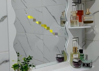 مرآة ومنظم الحمام