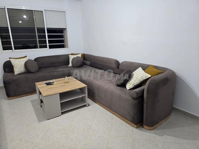 صالون كامل: كنبة، طاولة قهوة، وخزانة تلفزيون