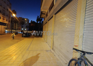 Magasins commerciaux à vendre