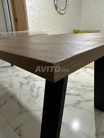 طاولة اجتماعات من خشب الجوز