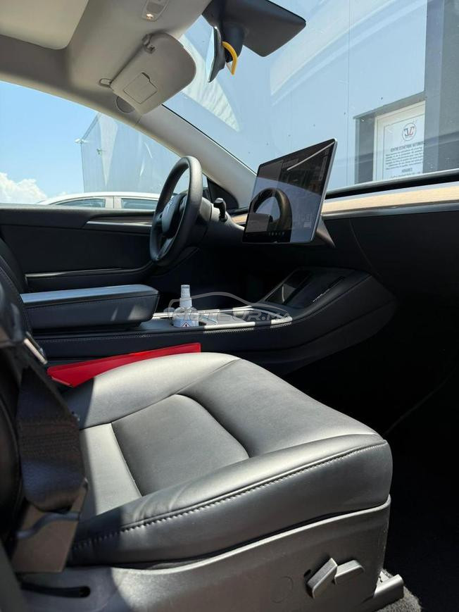 Tesla Model Y Grande Autonomie 