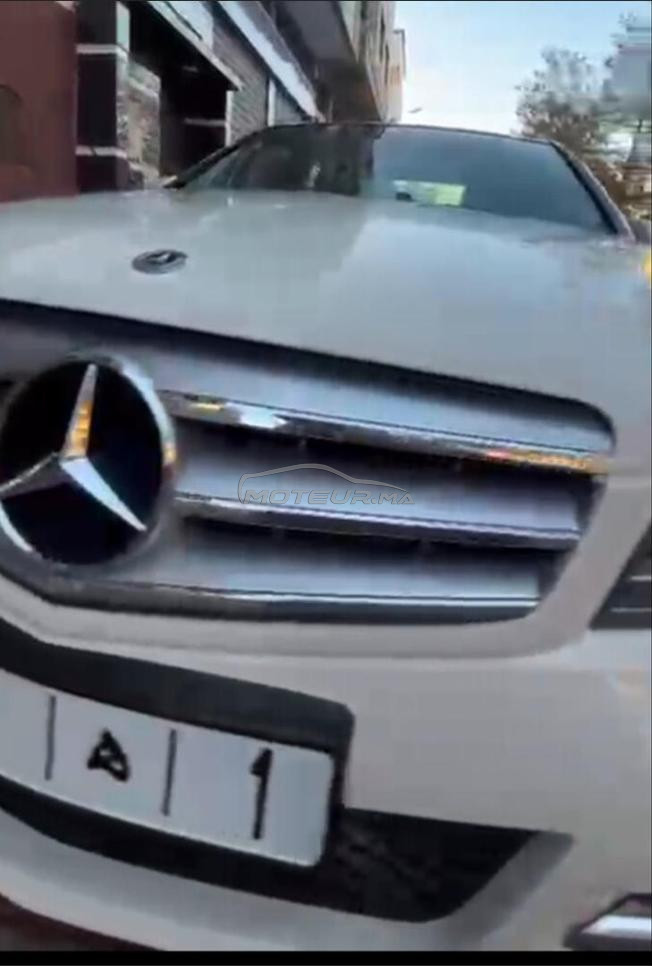 Mercedes-Benz 220 