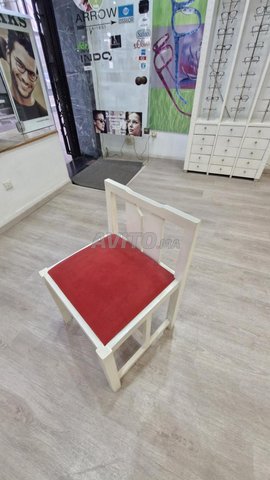 كراسي خشب مصمت