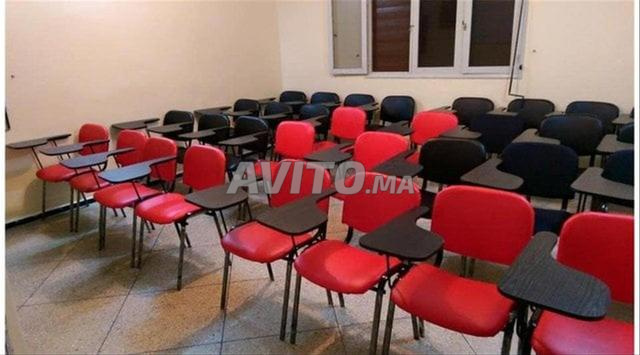Chaises d'école disponibles en couleurs et tailles pour tous les âges