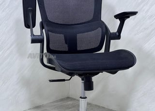 Chaise de bureau moelleuse et pratique