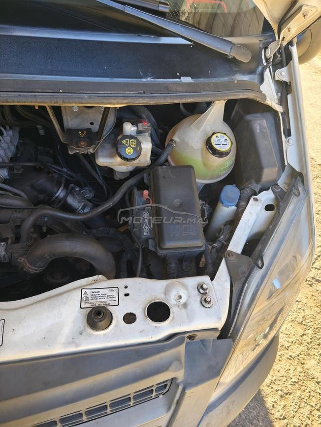 سيارة جديدة 