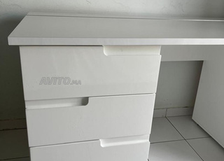 bureau et lit a vendre