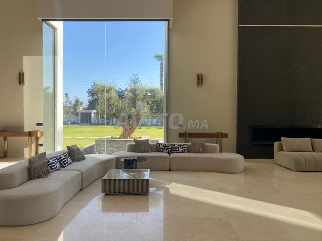 Villa de Luxe à Bouskoura – Bien d’Exception