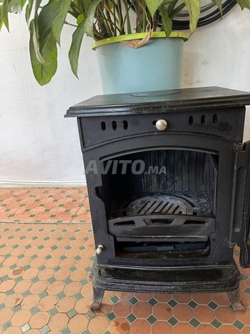 مدفأة للتدفئة بالخشب