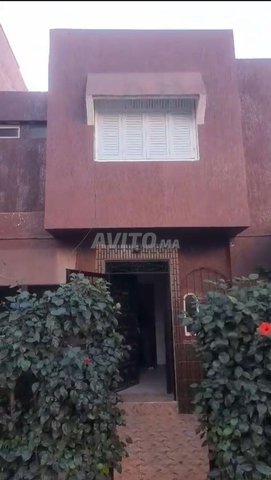 فيلا صغيرة للإيجار - بالقرب من المحطة