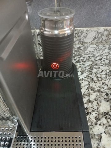 Machine à café Nespresso citiz & milk C120