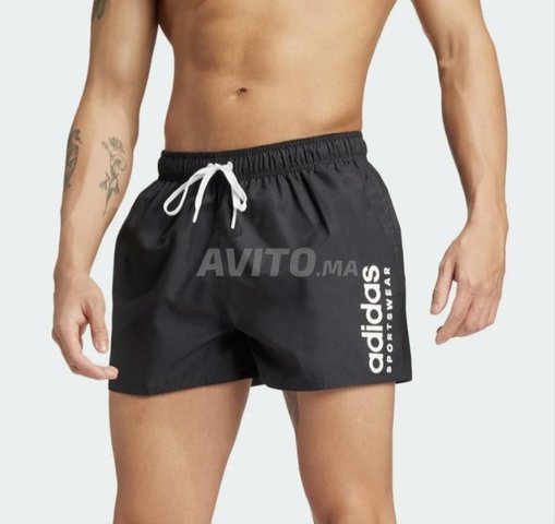 شورت أديداس مقاس L أصلي