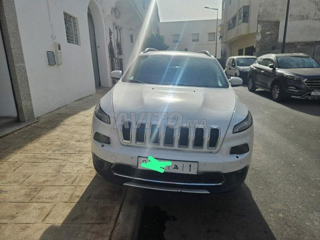 جيب شيروكي ليمتد 4x4 - حالة جيدة جدا