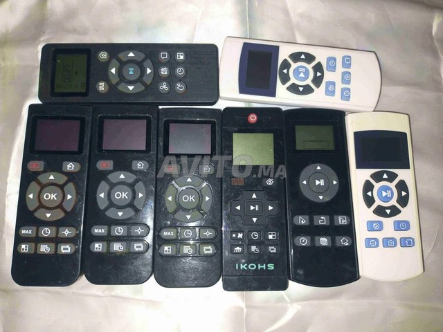 أجهزة تحكم عن بعد لروبوت مكنسة كهربائية