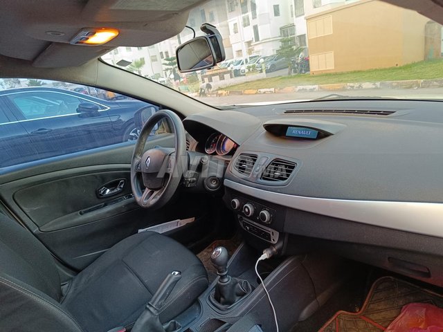 voiture confortable économique fleunce Renault