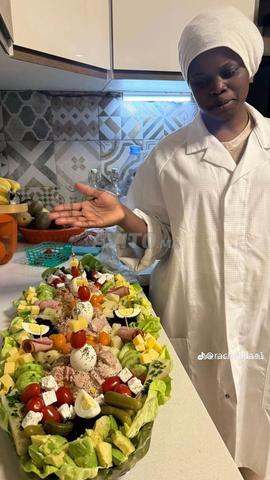 عاملة منزلية ومربية وأخصائية في المطبخ