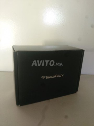 بلاك بيري كيرف 8520 Azerty جديد