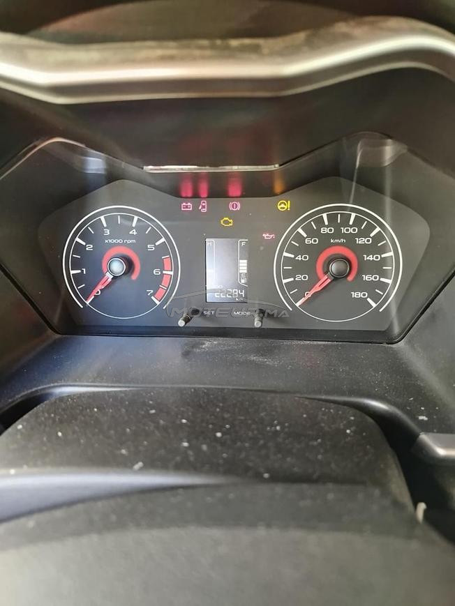 Mahindra kuv 100 6plus essence