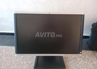 شاشة HP Compaq LA2205wg