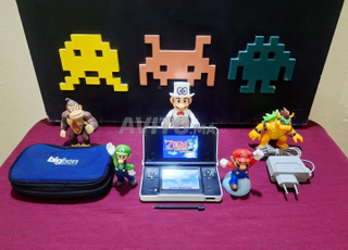 Nintendo DSI Noir excellente état plein de jeux