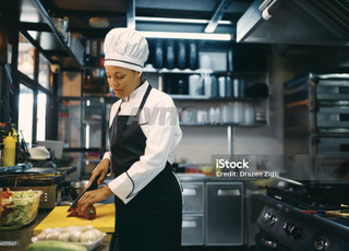 Femme de Ménage & Cuisinière – Agence de Confiance