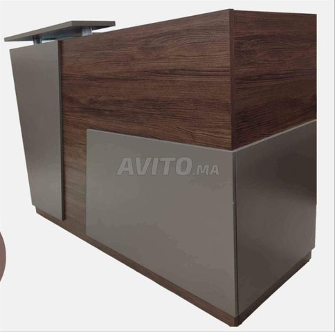 Bureau d'accueil importé élégant avec un design moderne et un matériau solide