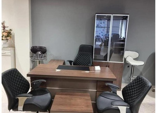 مكتب إدارة في جميع أنحاء المدينة