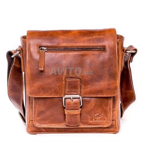 حقيبة جلد أصلية للرجال بحمالة كتف