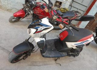 Yamaha stunt slider standard 49Cc Modèle 2015